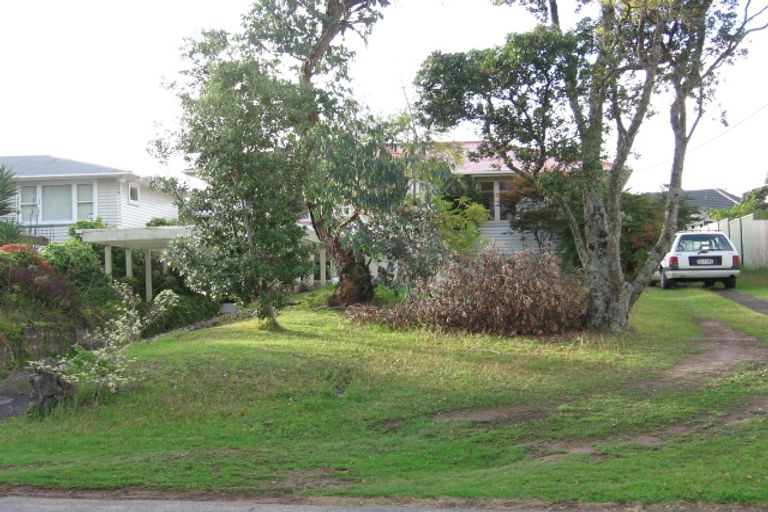 Photo of property in 8 Coniston Avenue, Te Atatu South, Auckland, 0610