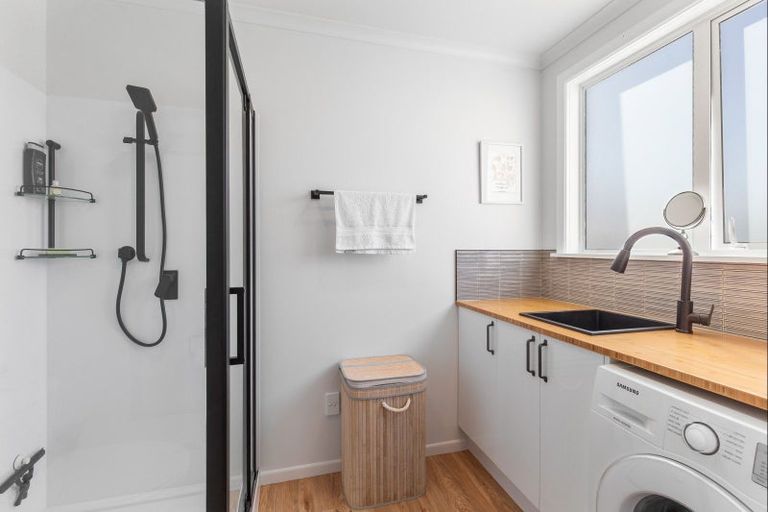 Photo of property in 7 Harlech Street, Levin, 5510