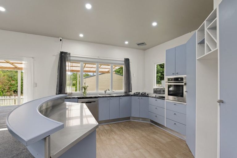 Photo of property in 3 Queen Street, Coalgate, 7673