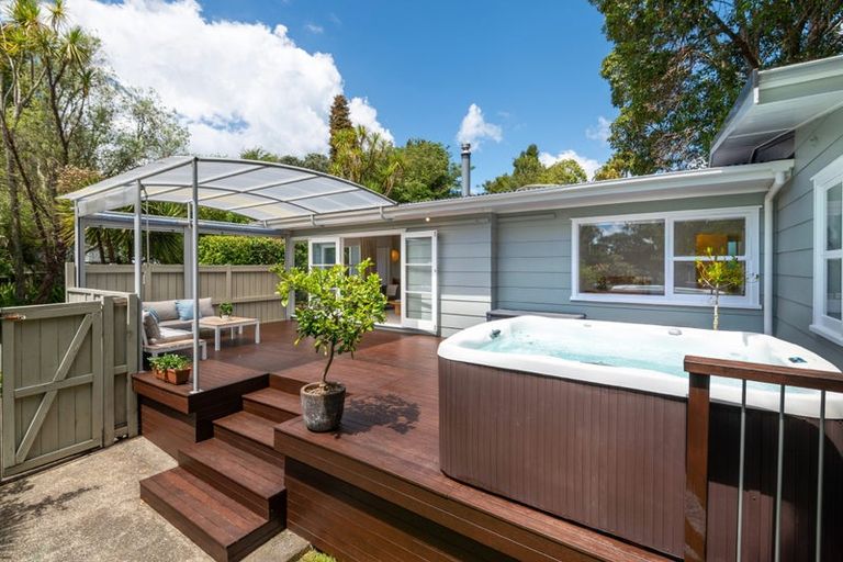 Photo of property in 1/72 Roseberry Avenue, Birkenhead, Auckland, 0626
