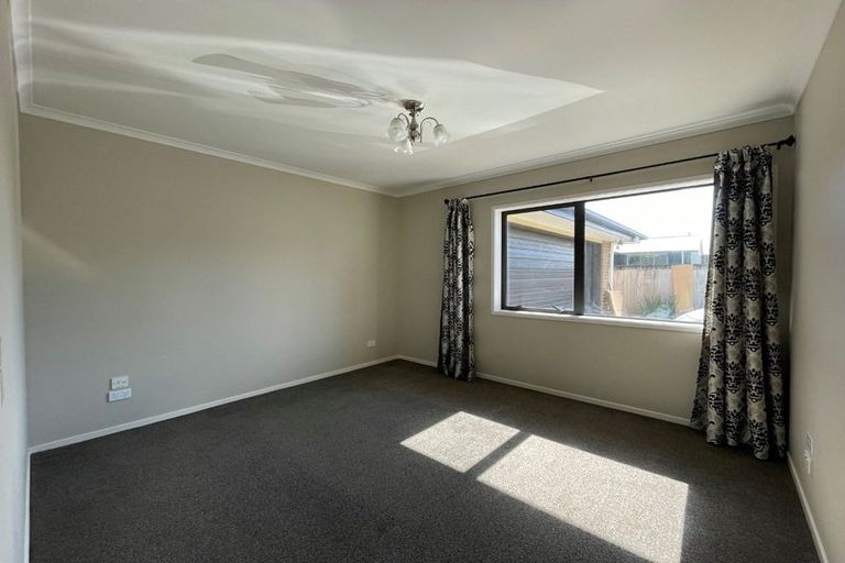 Photo of property in 6 Rayner Way, Glen Avon, New Plymouth, 4312