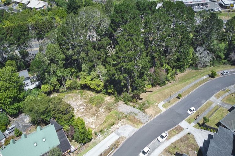 Photo of property in 43 Oteha Valley Road, Northcross, Auckland, 0632