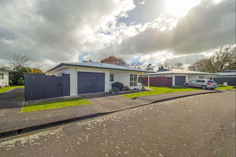 Photo of property in 2 Hughes Court, Pahiatua, 4910