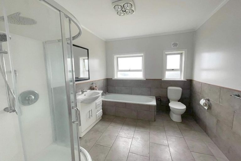 Photo of property in 1 Lee Road, Hannahs Bay, Rotorua, 3010