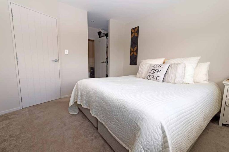 Photo of property in 15/45a Swanson Road, Henderson, Auckland, 0610