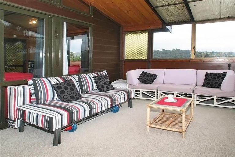 Photo of property in 52 Mercury Way, Whitby, Porirua, 5024