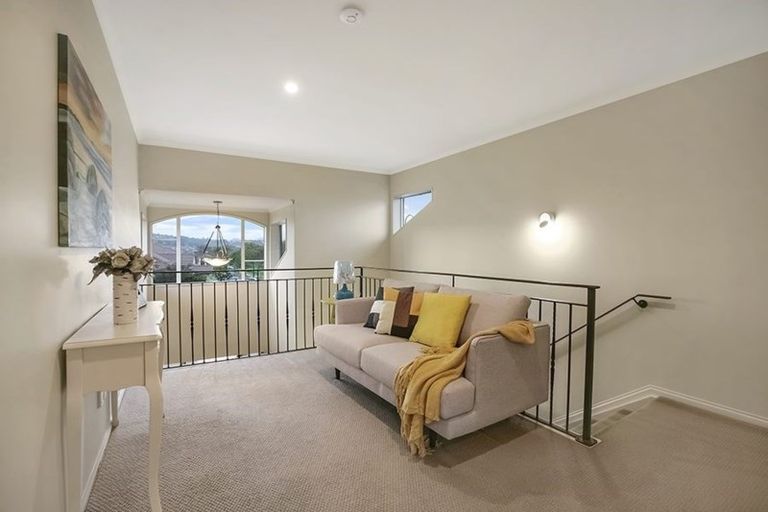 Photo of property in 15 Monash Place, Flat Bush, Auckland, 2016