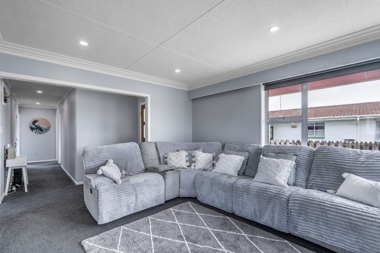 Photo of property in 24 Argyle Street, Kew, Invercargill, 9812