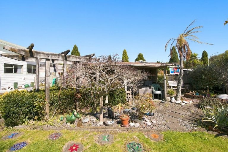 Photo of property in 30 Memorial Place, Waitara, 4320