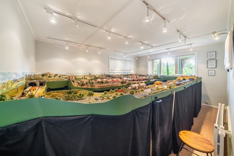 Photo of property in 39 Blue Mountains Road, Silverstream, Upper Hutt, 5019