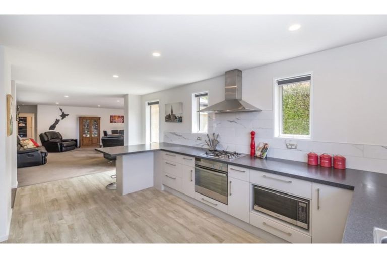 Photo of property in 78a Daniels Road, Redwood, Christchurch, 8051