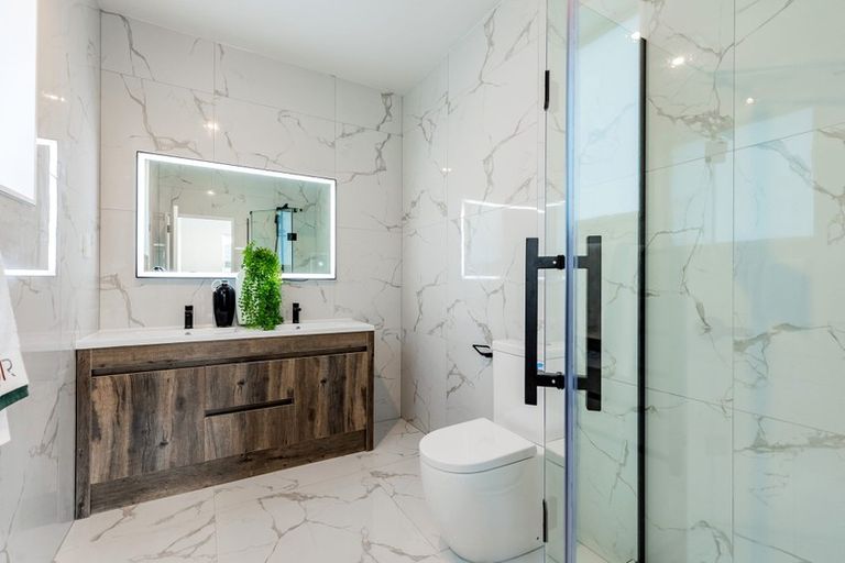 Photo of property in 28 Konoba Avenue, Kumeu, 0810