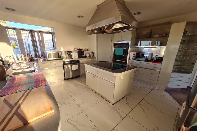 Photo of property in 2/293 Glenfield Road, Glenfield, Auckland, 0629