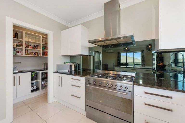 Photo of property in 16 Rigg Place, Flagstaff, Hamilton, 3210