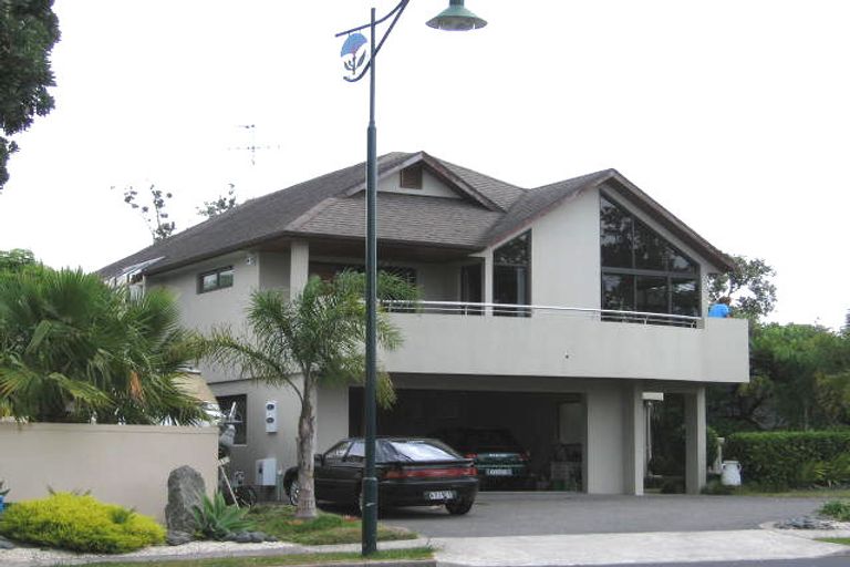 Photo of property in 11 Centennial Place, Campbells Bay, Auckland, 0630