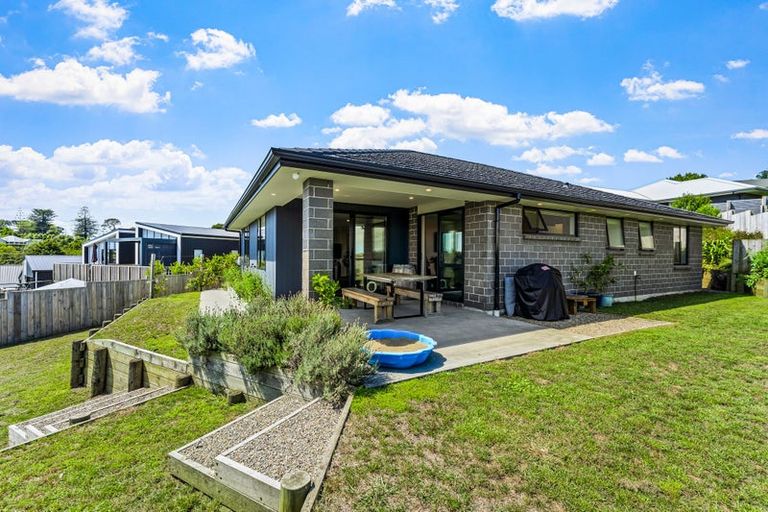 Photo of property in 17 Three Brothers Place, Warkworth, 0981