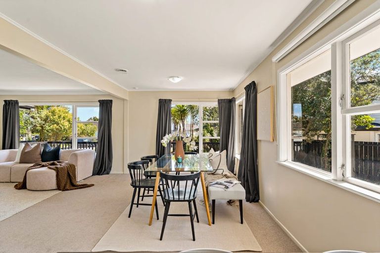 Photo of property in 24 Mackenzie Street, Te Atatu South, Auckland, 0610