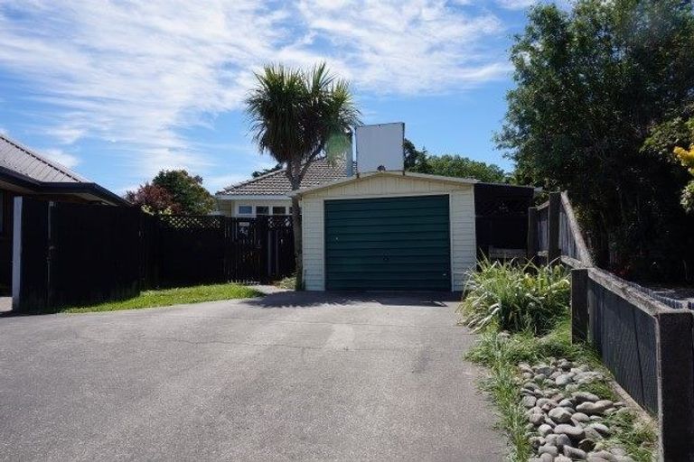 Photo of property in 1/44 Kathleen Crescent, Hornby, Christchurch, 8042