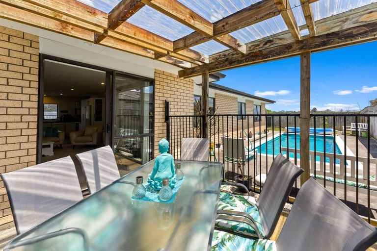 Photo of property in 19 Raabia Close, Parakai, 0830