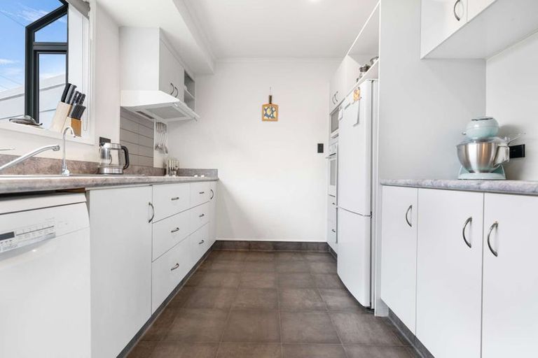 Photo of property in 10 Walnut Place, Owhata, Rotorua, 3010