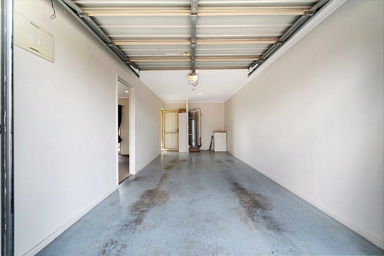 Photo of property in 5/17 Neta Grove, Henderson, Auckland, 0612