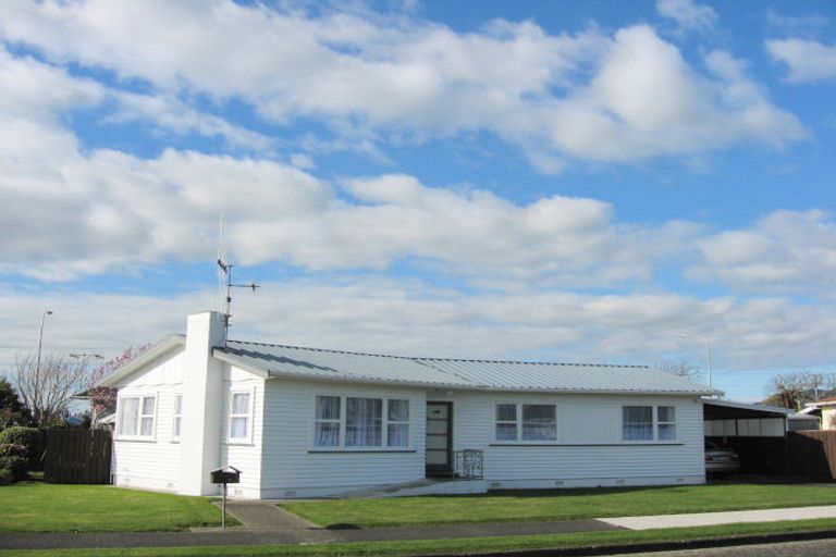 Photo of property in 1 Grey Street, Levin, 5510