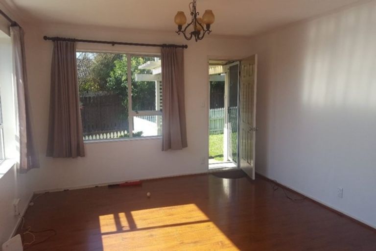 Photo of property in 1/11 Ciprian Place, Henderson, Auckland, 0612