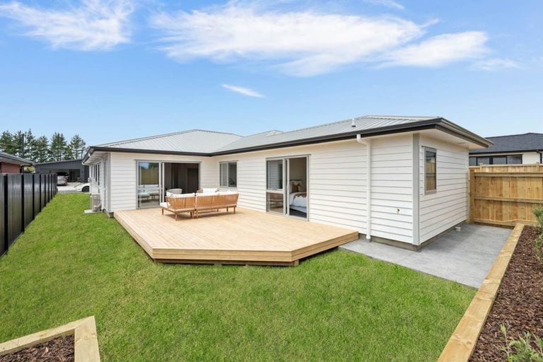 Photo of property in 9 Paihere Street, Huapai, Kumeu, 0810