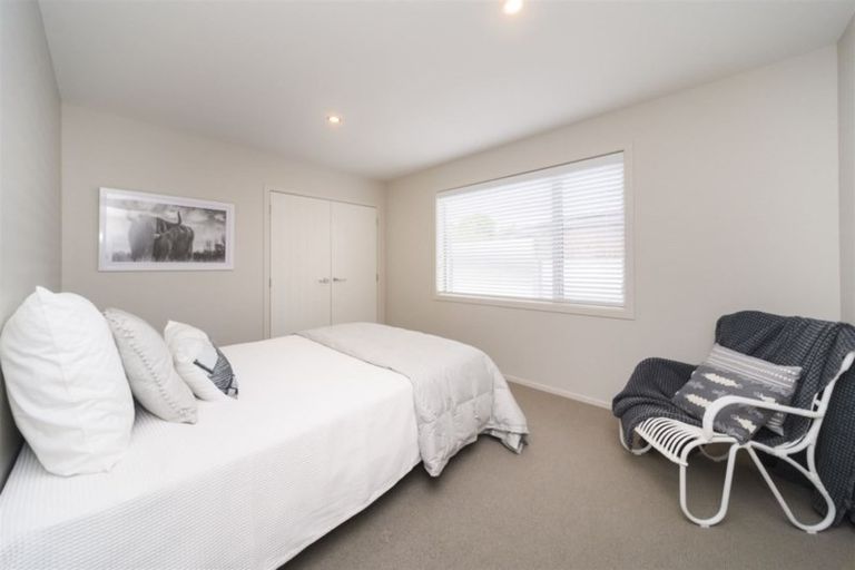 Photo of property in 4 Tennyson Avenue, Kelvin Grove, Palmerston North, 4414