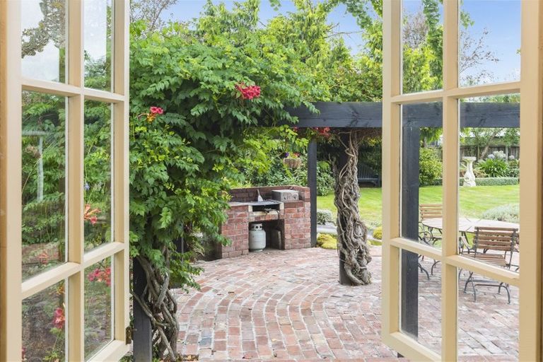 Photo of property in 83 Normans Road, Strowan, Christchurch, 8052