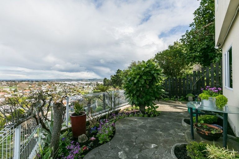 Photo of property in 24a Havelock Road, Hospital Hill, Napier, 4110