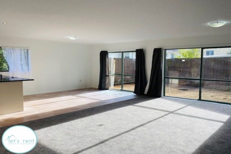 Photo of property in 13 Volante Avenue, Wattle Downs, Auckland, 2103