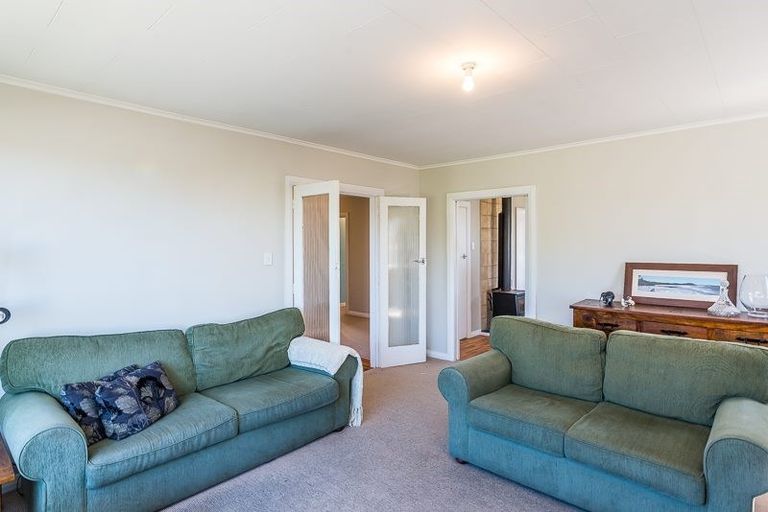 Photo of property in 36 Horokiwi Road West, Newlands, Wellington, 6037