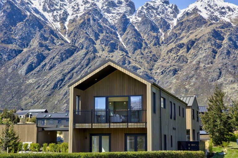 Photo of property in 22 Soudley Court, Jacks Point, Queenstown, 9371