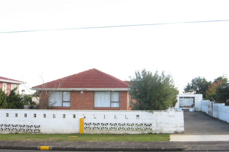 Photo of property in 23 Clayton Road, Manurewa, Auckland, 2102