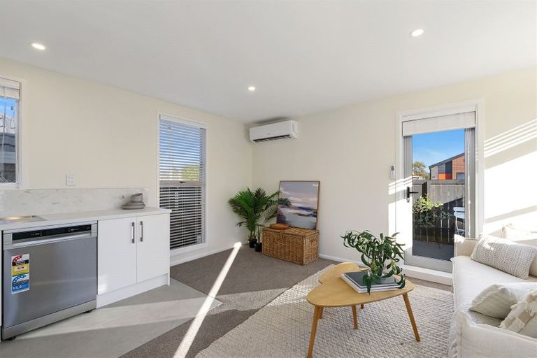 Photo of property in 1/11 Radnor Street, St Albans, Christchurch, 8014