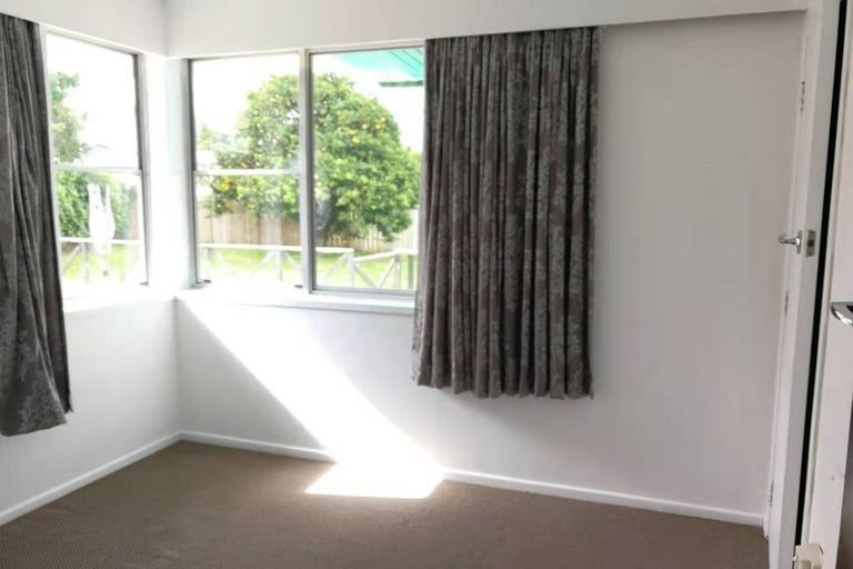 Photo of property in 10 Ware Place, Pakuranga Heights, Auckland, 2010
