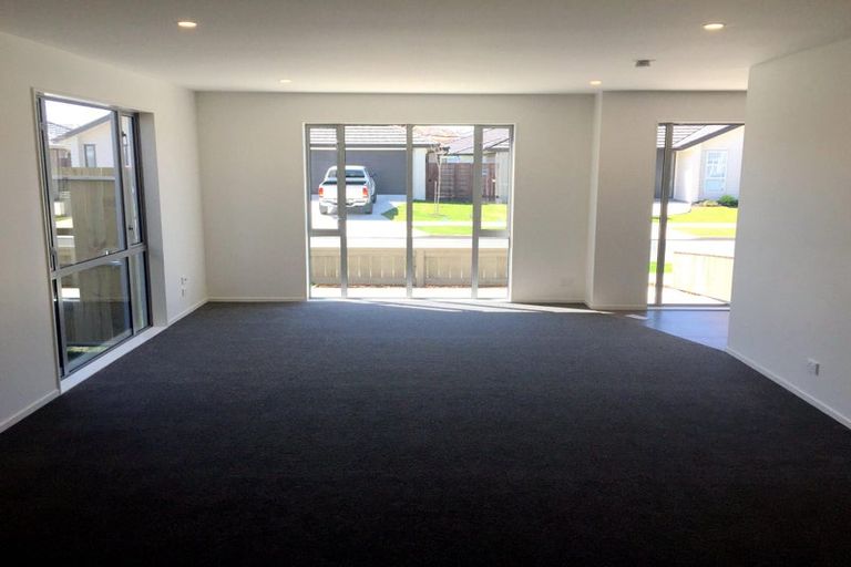 Photo of property in 15 Aviation Street, Takanini, 2112