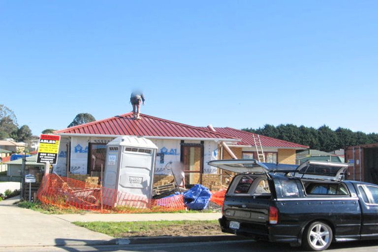 Photo of property in 11 Loughinisland Place, Weymouth, Auckland, 2103