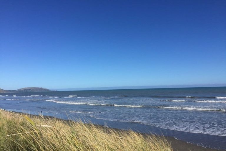 Photo of property in 77 The Parade, Paekakariki, 5034
