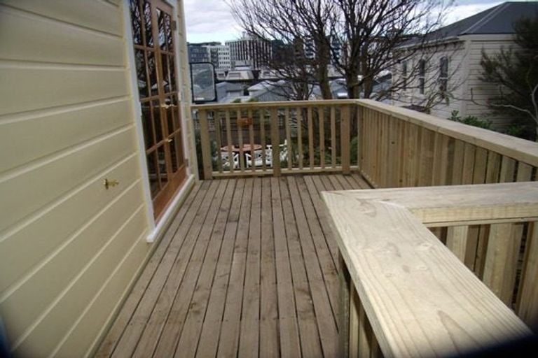 Photo of property in 17 George Street, Thorndon, Wellington, 6011