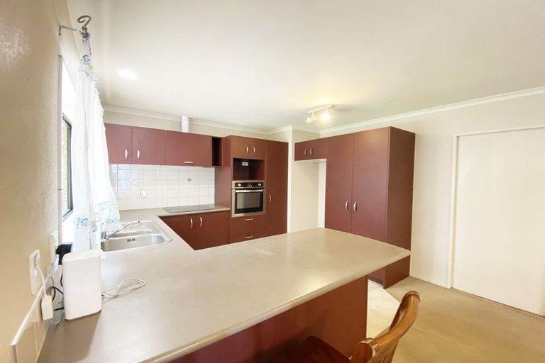 Photo of property in 21 Villino Place, Randwick Park, Auckland, 2105