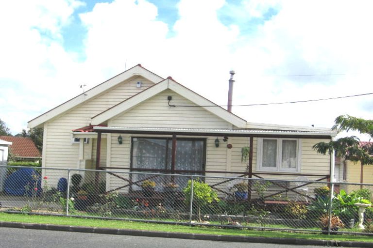 Photo of property in 109 Seymour Road, Sunnyvale, Auckland, 0612