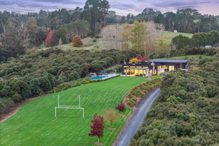 Photo of property in 458 Whitehills Road, Waitoki, Silverdale, 0994