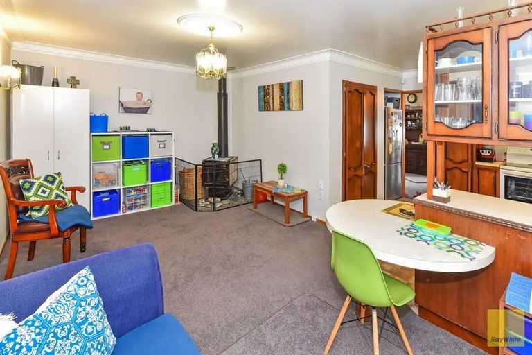 Photo of property in 1 Kingsclere Place, Goodwood Heights, Auckland, 2105