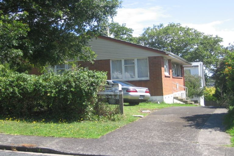 Photo of property in 2/100 Greenslade Crescent, Northcote, Auckland, 0627