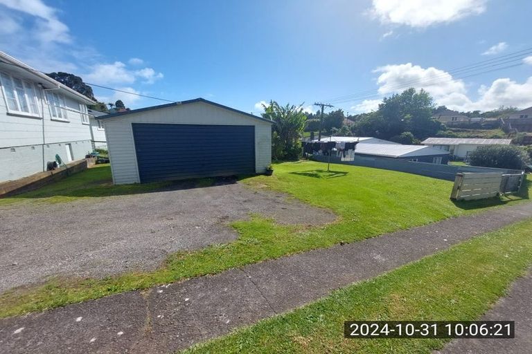 Photo of property in 51 Glenpark Avenue, Frankleigh Park, New Plymouth, 4310