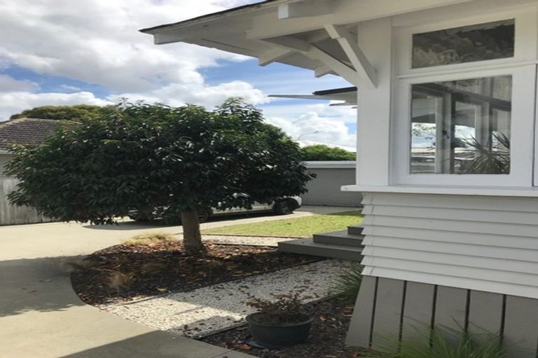 Photo of property in 49a Brandon Road, Glen Eden, Auckland, 0602