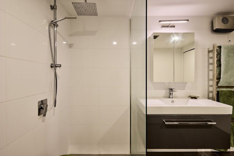 Photo of property in Dominion Apartments, 1/80 Victoria Street, Wellington Central, Wellington, 6011