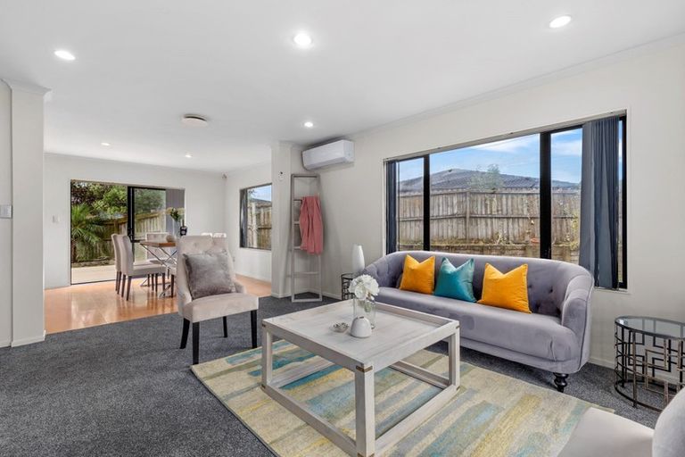 Photo of property in 16 Innisowen Place, Flat Bush, Auckland, 2019